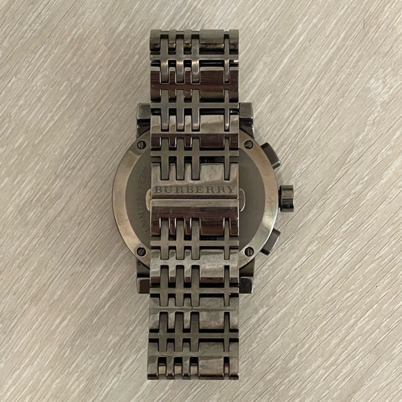Men’s Luxury Burberry Watch - Picture 3 of 4